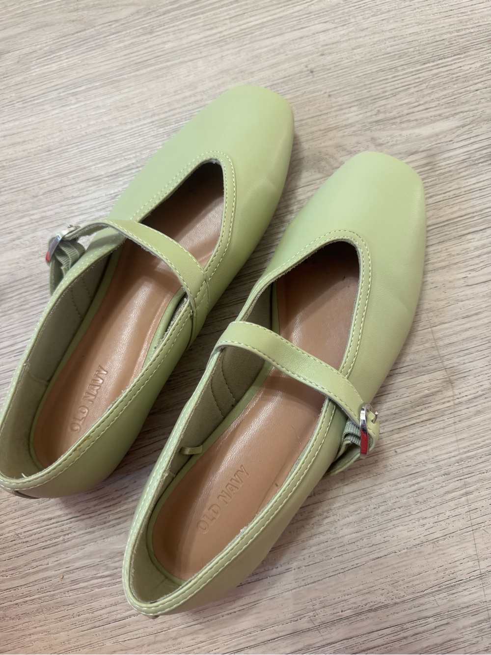 Retro Mary Jane Flats in Pistachio Light Green